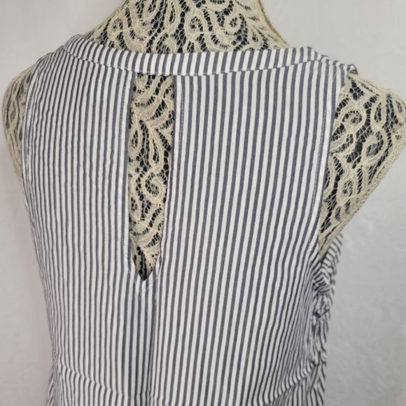 ✨️Grey & White Striped Tank Top - Picture 4 of 5